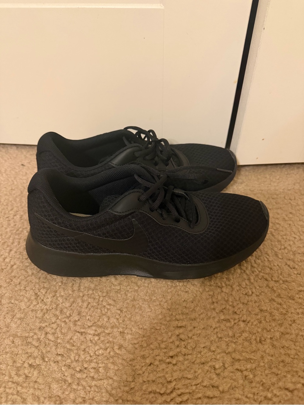 Nike Tanjun Triple Black Women’s Size 10 / Men’s 8.5